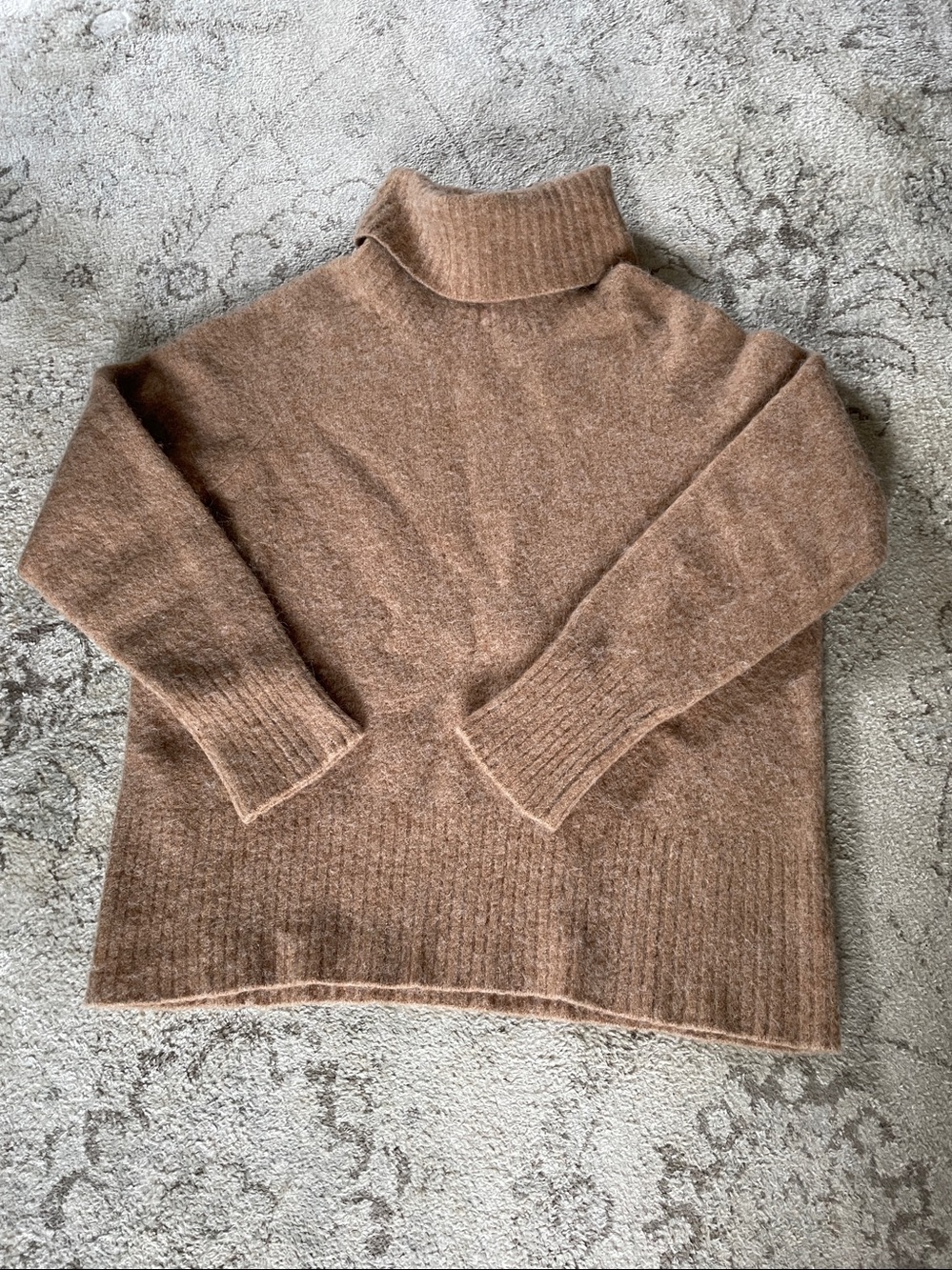 The Group BABATON Turtle Neck Sweater Wool blend Sz L Camel Cozy Fall Vibe Soft